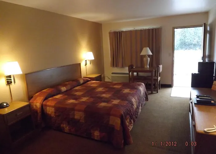 Home-Towne Lodge Omaha